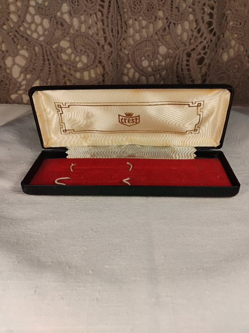 Vintage Crest Pen & Pencil Hard Clamshell Case